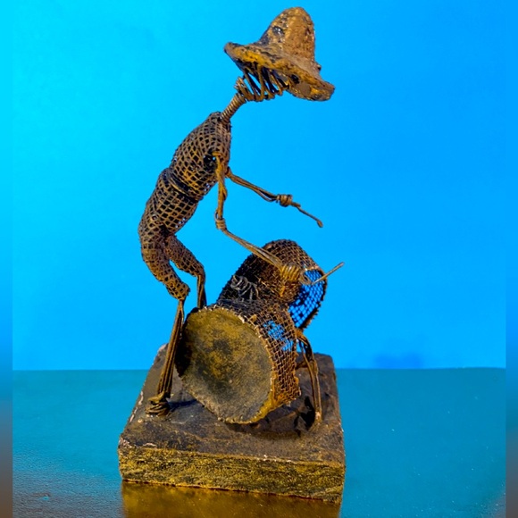 MID CENTURY MODERNIST ART WIRE SCUPTURE DRUMMER FIGURE 5.25” - Picture 9 of 11